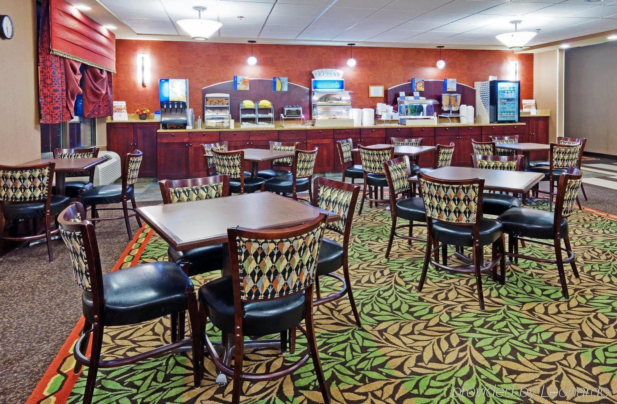 Holiday Inn Express Harrisburg East, An Ihg Hotel Restoran foto